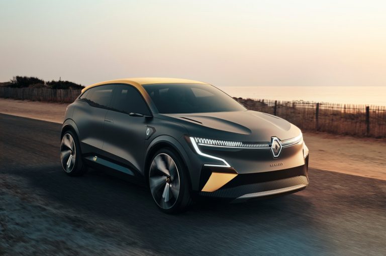 Renault Mégane eVision 2021: immagini ufficiali