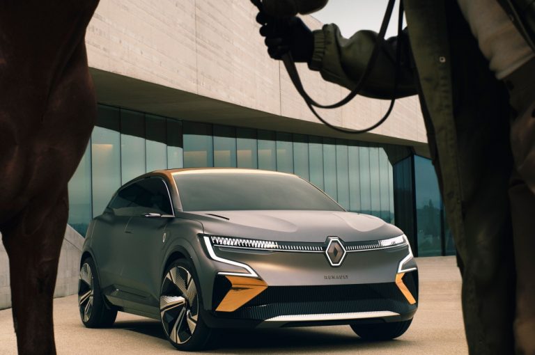 Renault Mégane eVision 2021: immagini ufficiali