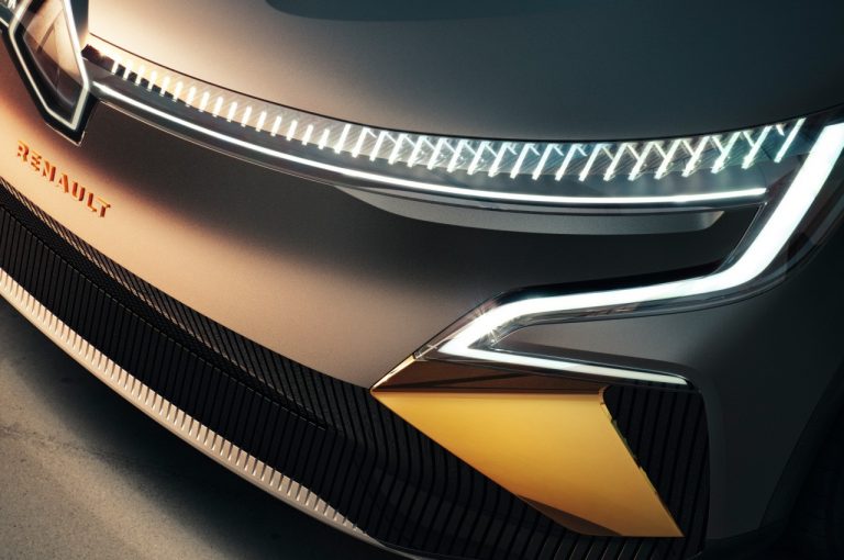 Renault Mégane eVision 2021: immagini ufficiali