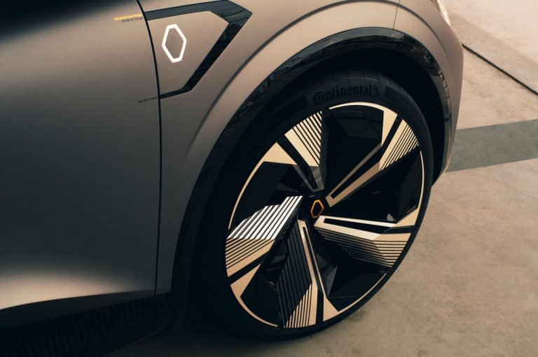 Renault Mégane eVision 2021: immagini ufficiali