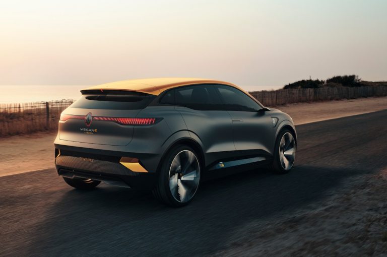 Renault Mégane eVision 2021: immagini ufficiali