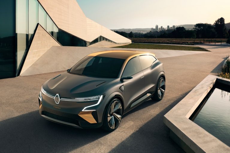 Renault Mégane eVision 2021: immagini ufficiali