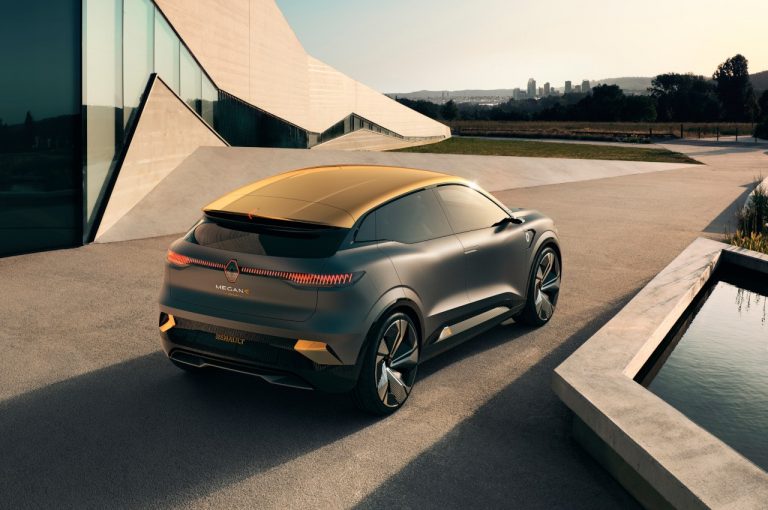 Renault Mégane eVision 2021: immagini ufficiali