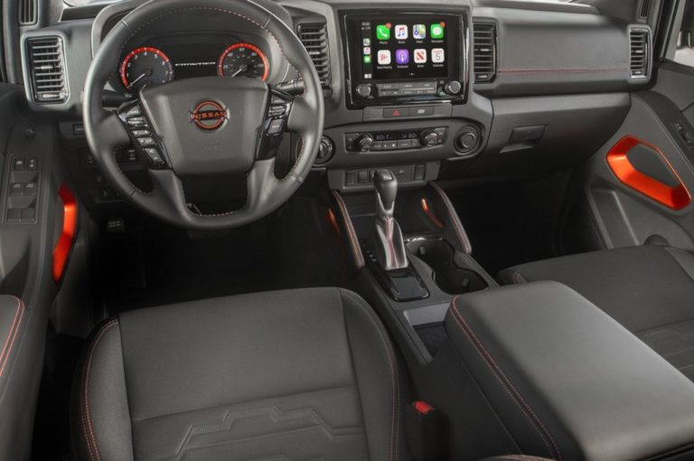 Nissan Frontier 2021: immagini ufficiali