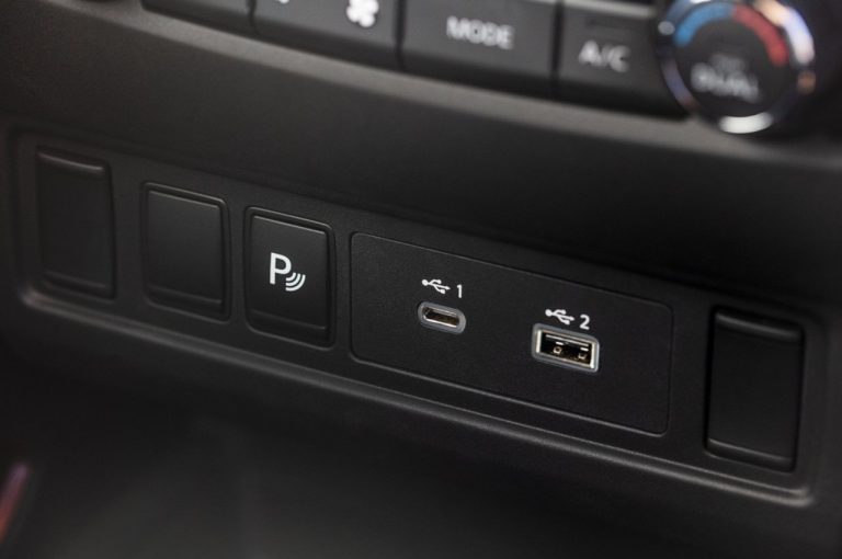Nissan Frontier 2021: immagini ufficiali