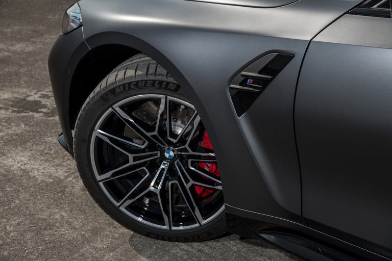 Bmw M3 e Bmw M4 con nuovo sistema M xDrive: immagini ufficiali