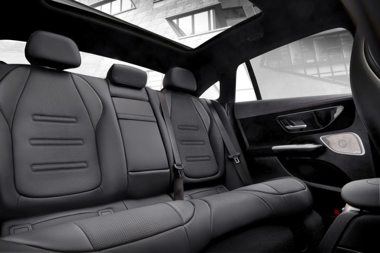 Mercedes-AMG EQE 43 4Matic ed EQE 53 4Matic+ 2022: immagini ufficiali