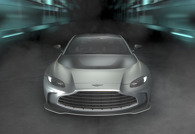 Aston Martin V12 Vantage: immagini ufficiali