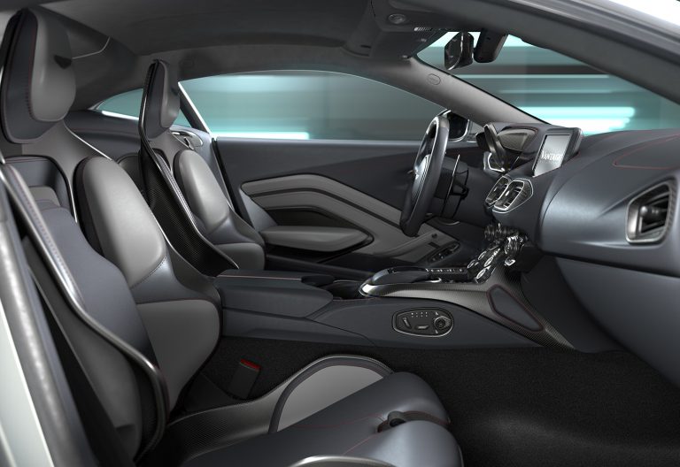 Aston Martin V12 Vantage: immagini ufficiali