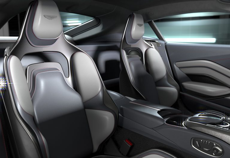 Aston Martin V12 Vantage: immagini ufficiali