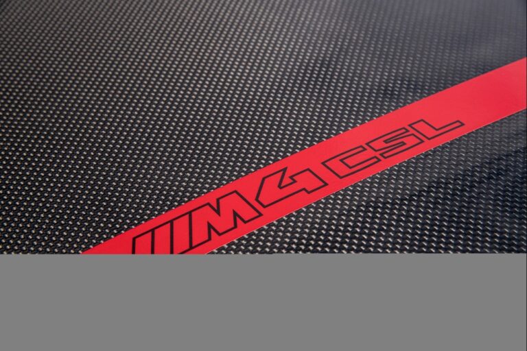 Bmw M4 CSL 2022: immagini ufficiali