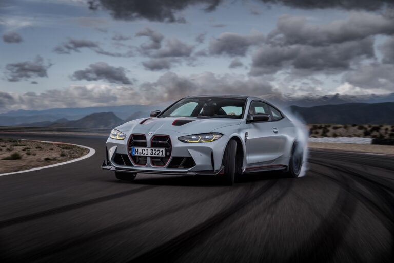 Bmw M4 CSL 2022: immagini ufficiali