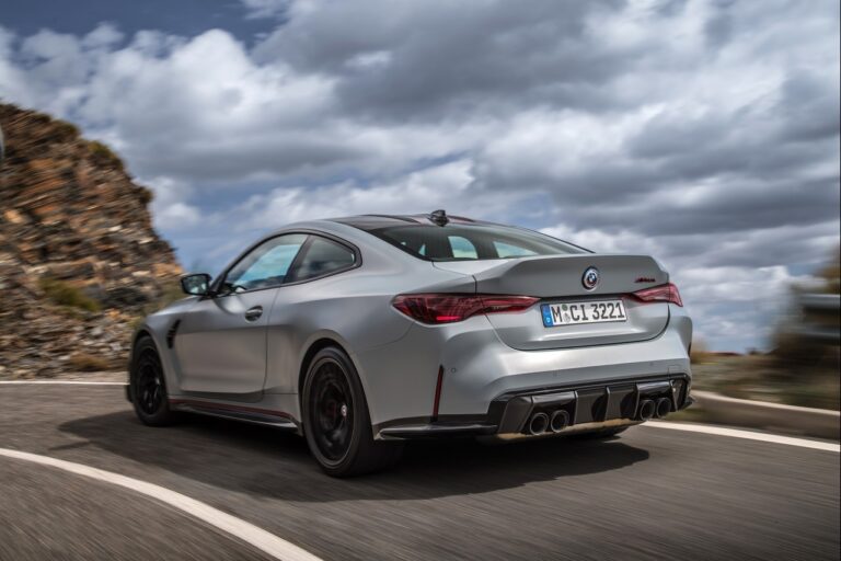 Bmw M4 CSL 2022: immagini ufficiali