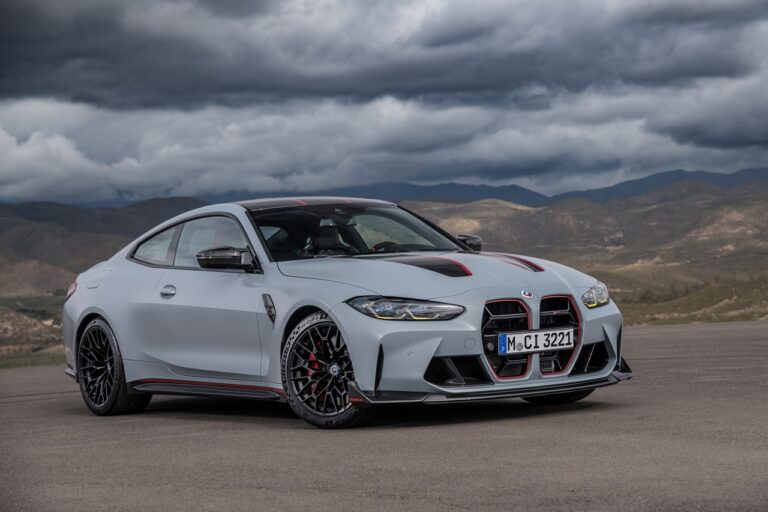 Bmw M4 CSL 2022: immagini ufficiali