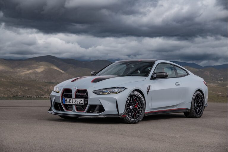 Bmw M4 CSL 2022: immagini ufficiali