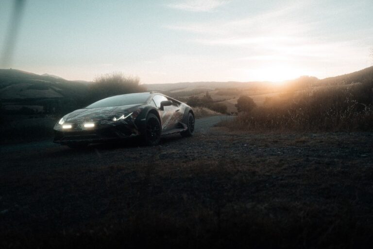Lamborghini Huracan Sterrato: le immagini
