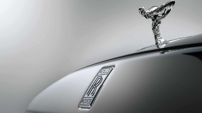 Rolls-Royce Spectre: immagini