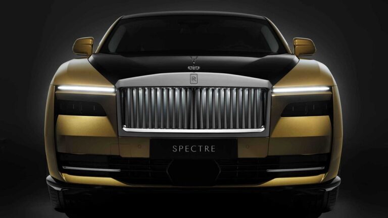 Rolls-Royce Spectre: immagini