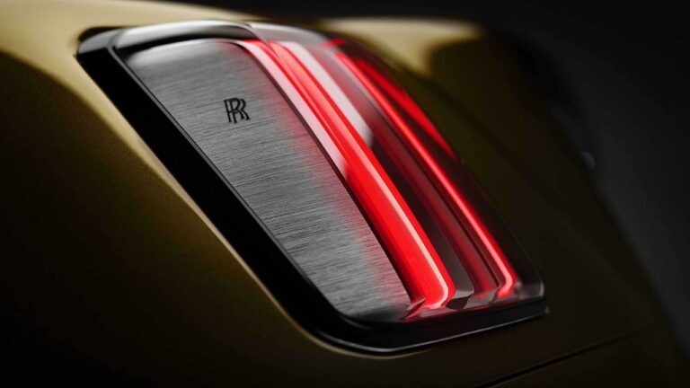 Rolls-Royce Spectre: immagini