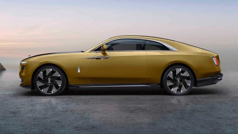 Rolls-Royce Spectre: immagini