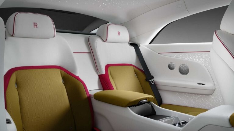 Rolls-Royce Spectre: immagini