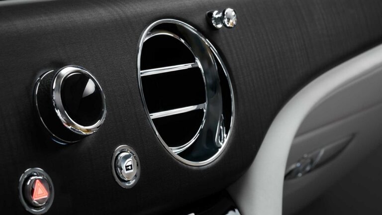 Rolls-Royce Spectre: immagini