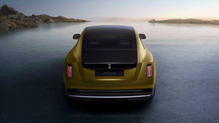 Rolls-Royce Spectre: immagini