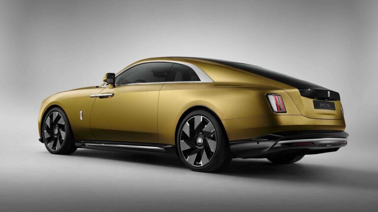 Rolls-Royce Spectre: immagini