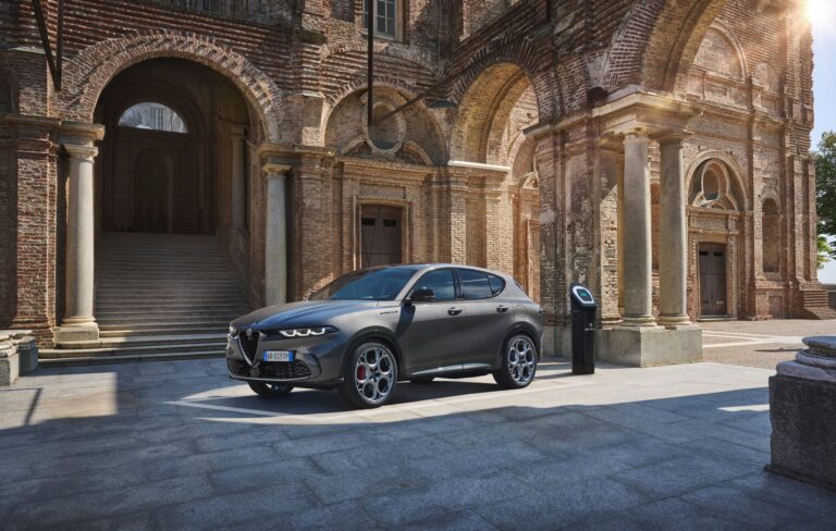 Alfa Romeo Tonale Plug-in Hybrid Q4: le foto ufficiali