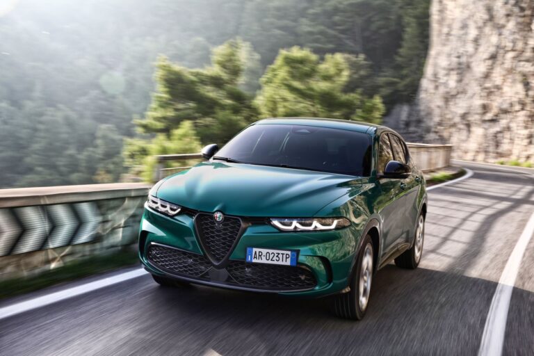 Alfa Romeo Tonale Plug-in Hybrid Q4: le foto ufficiali