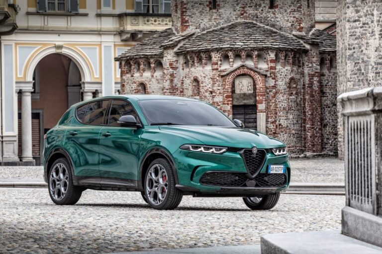 Alfa Romeo Tonale Plug-in Hybrid Q4: le foto ufficiali