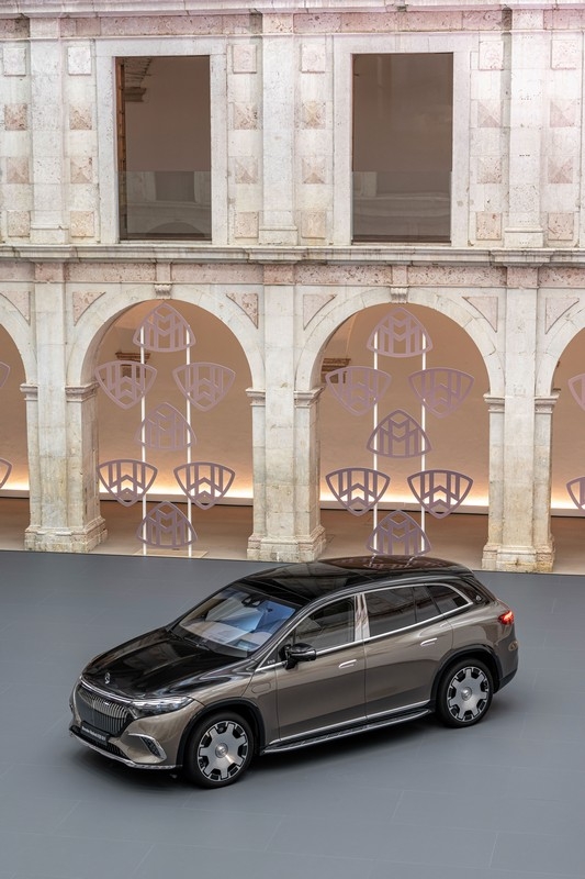 Mercedes-Maybach EQS SUV: immagini ufficiali