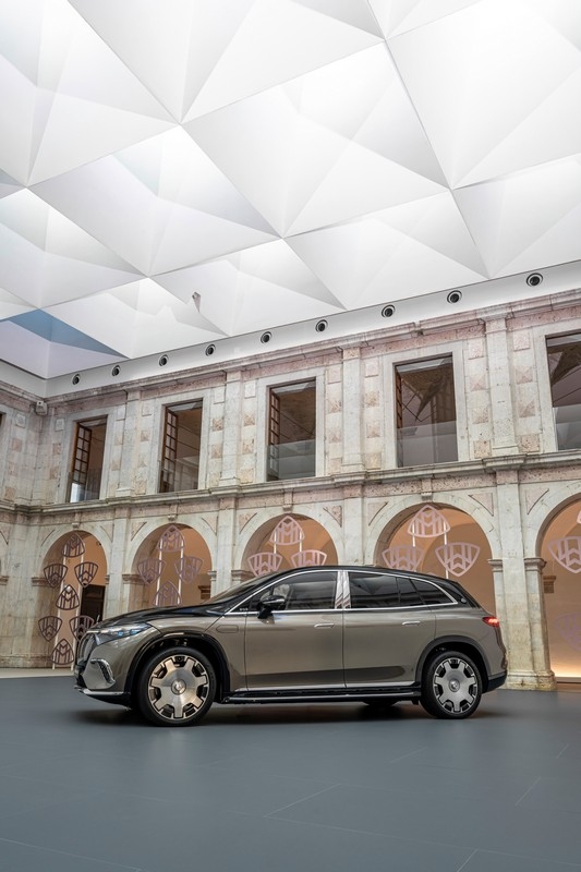 Mercedes-Maybach EQS SUV: immagini ufficiali