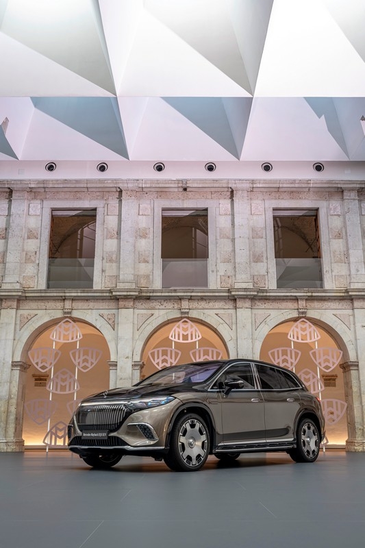 Mercedes-Maybach EQS SUV: immagini ufficiali