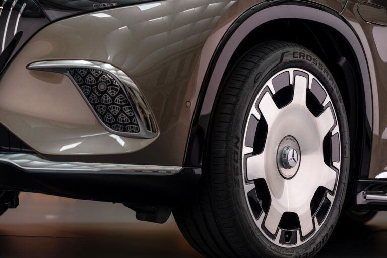 Mercedes-Maybach EQS SUV: immagini ufficiali