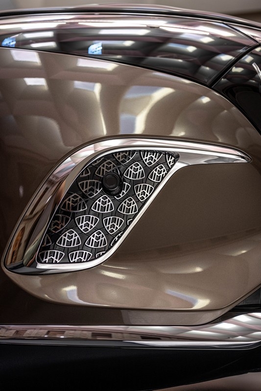 Mercedes-Maybach EQS SUV: immagini ufficiali