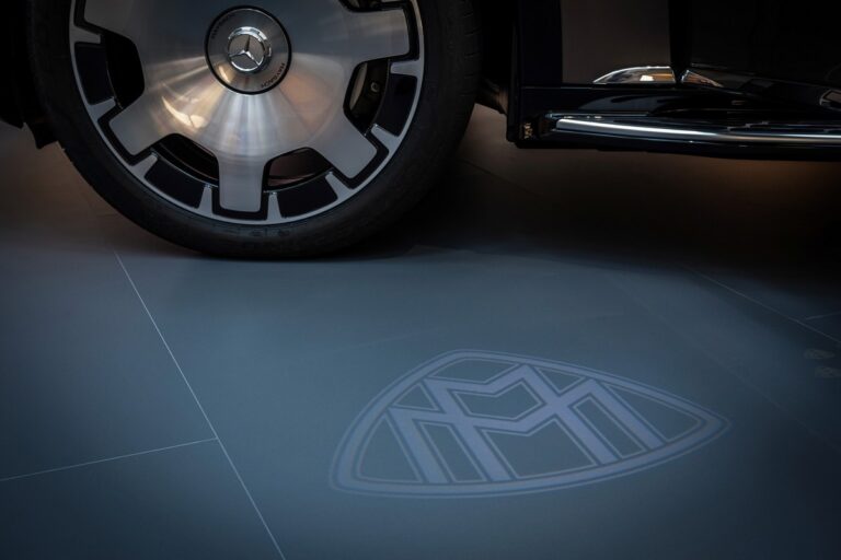 Mercedes-Maybach EQS SUV: immagini ufficiali