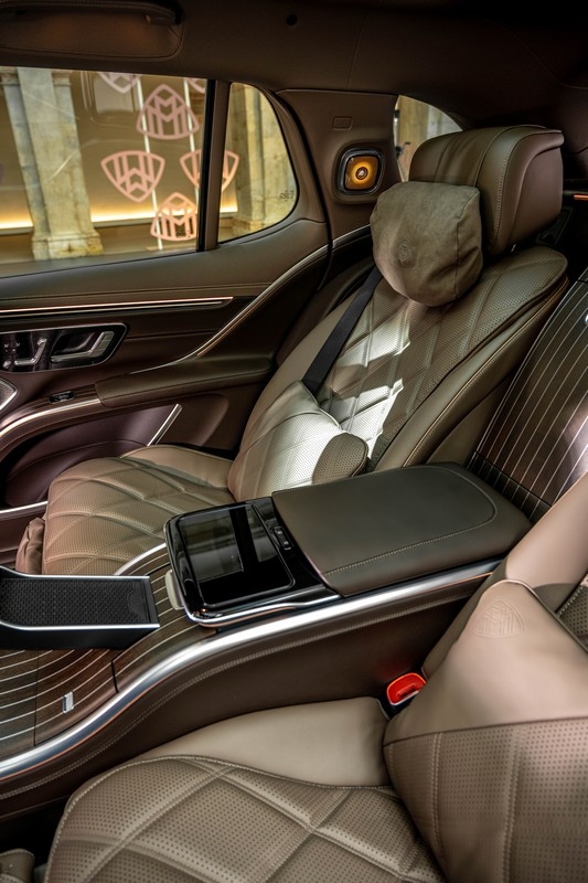Mercedes-Maybach EQS SUV: immagini ufficiali