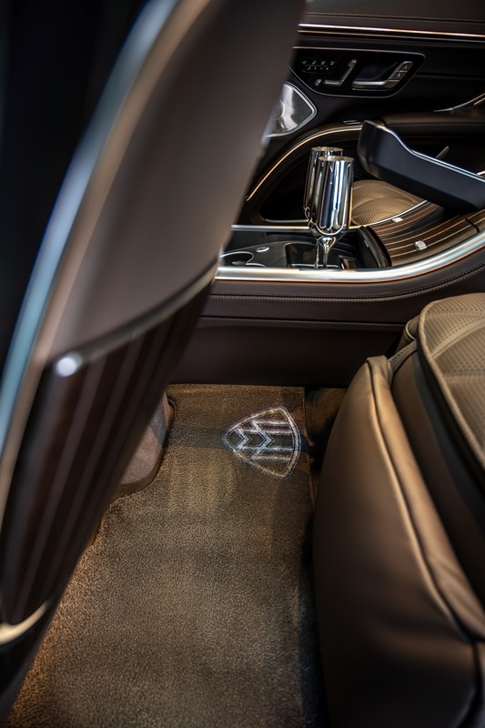 Mercedes-Maybach EQS SUV: immagini ufficiali