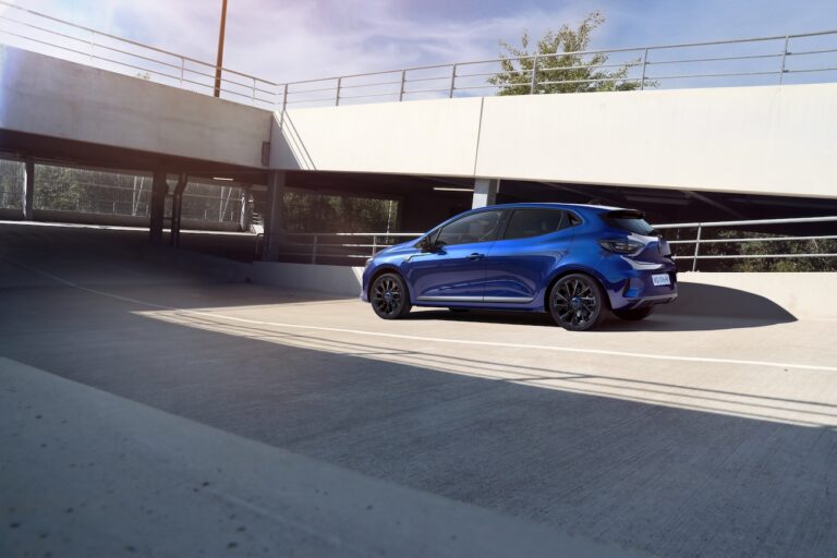 Nuova Renault Clio 2023: immagini ufficiali