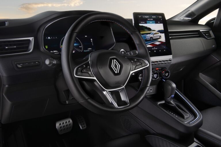 Nuova Renault Clio 2023: immagini ufficiali