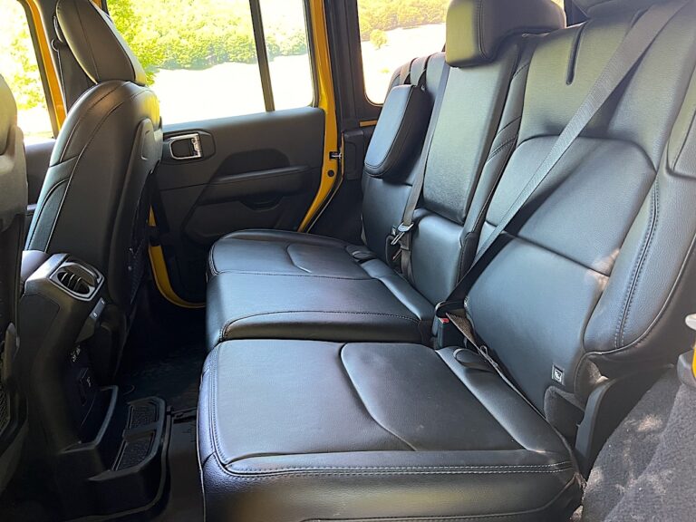 Jeep Wrangler 4Xe Unlimited Rubicon: le immagini